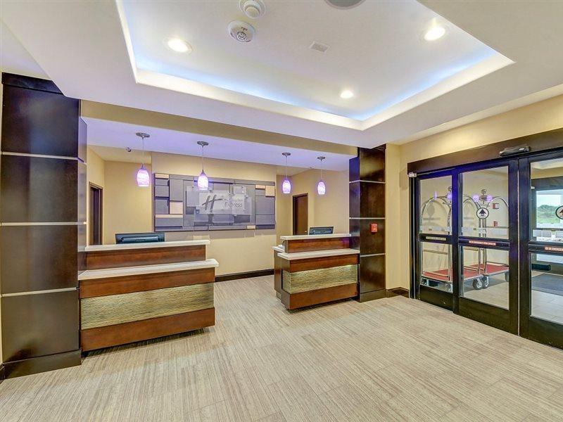 Holiday Inn Express Carrizo Springs Exterior photo
